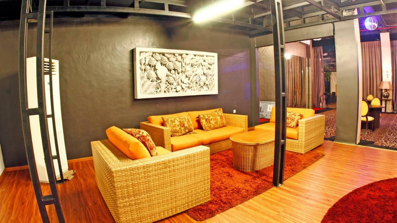Amaroossa Cosmo Jakarta Luaran gambar